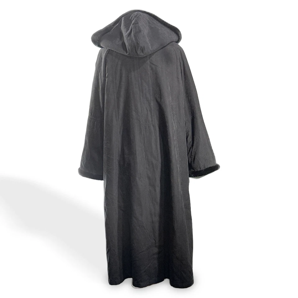 Abrigo largo con capucha negro talla grande diseño Utex para mujer Foto 2 de 4