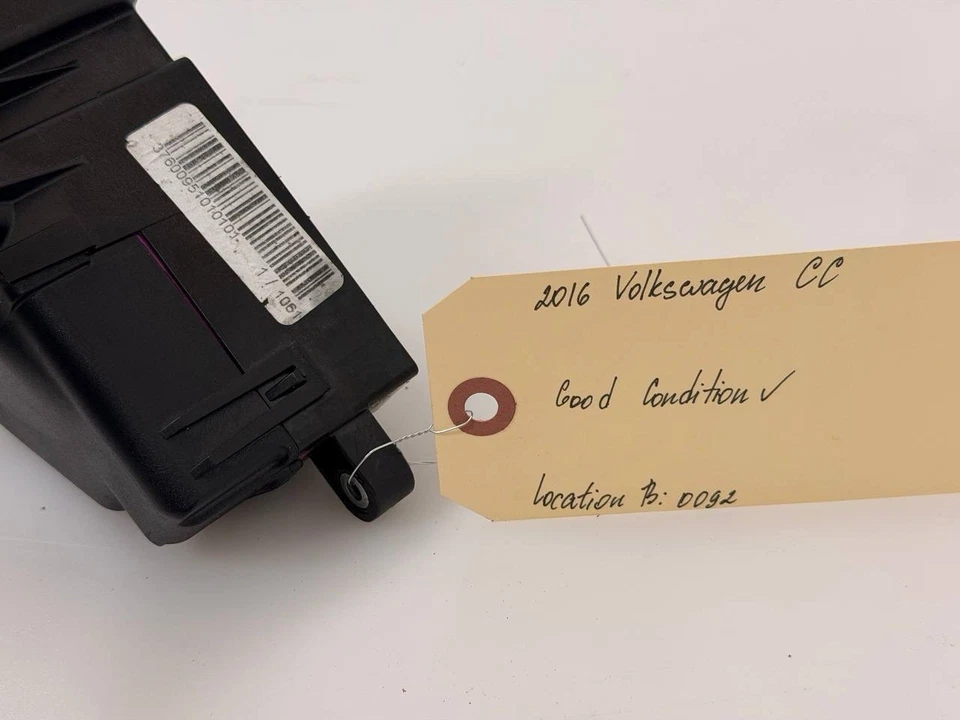 VOLKSWAGEN CC 2007-2009 TABLERO CAJA DE FUSIBLES UNIDAD DE RELÉ Foto 4 de 4