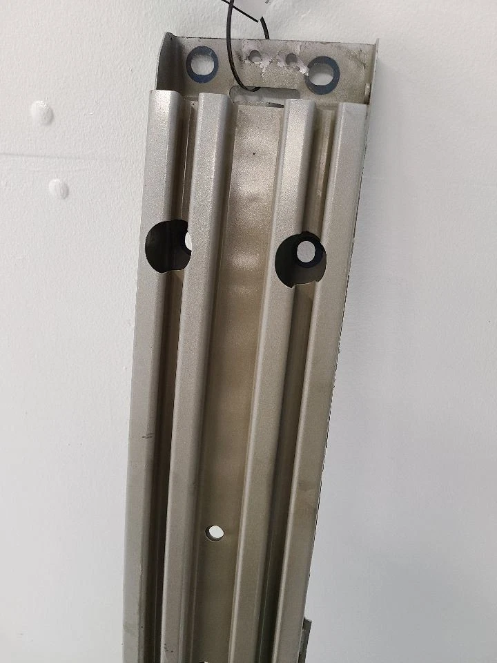 2016 2017 2018 2019 FORD EXPLORER Front Bumper Reinforcement Foto 2 de 4