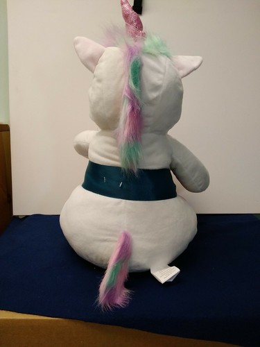 Huggable Plush Unicorn & Throw (50X60) Set Pink & White - Picture 7 of 9