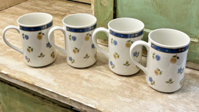 Vintage 4 Pc Anchor Hocking Savannah Coffee Tea Mug Blue Yellow Flowers