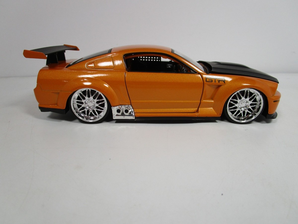 JADA 1/24 DUB CITY ORANGE/BLACK FORD MUSTANG GT-R CONCEPT