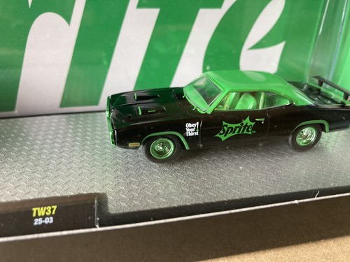 CHASE !! M2 Machines New Coca Cola Hauler Dodge power wogen 56000 TW37 Chase - Picture 2 of 9