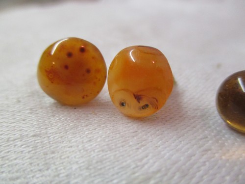 Vintage 2 pair Button Earrings Amber color Stones - Picture 2 of 4