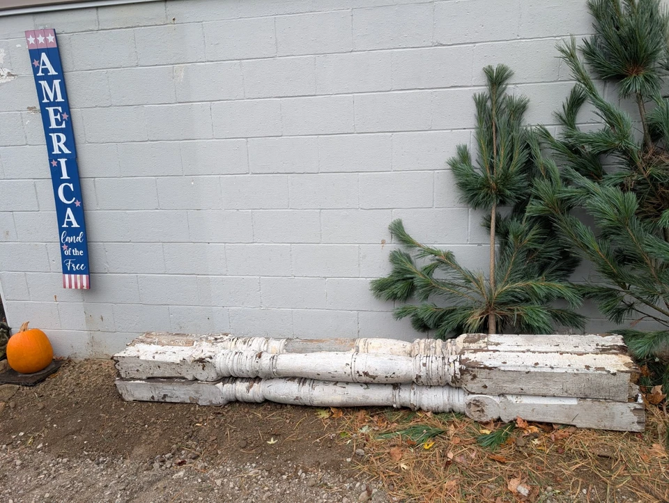 四 (4) 103 英寸长木质芯片白色油漆门廊柱 — 第 2/4 张图片