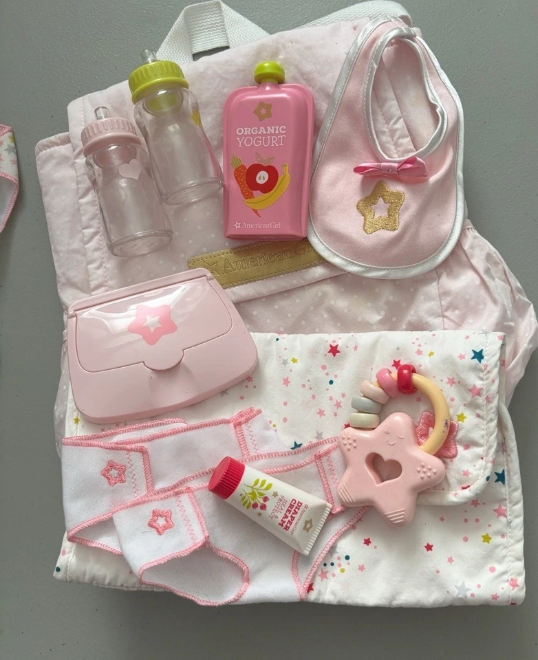 Bolsa de pañales American Girl Bitty Baby On the Go con accesorios Foto 3 de 4
