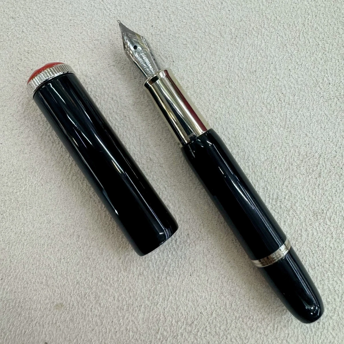 25+ Fine (F) Nib Collectible Montblanc Fountain Pens for sale