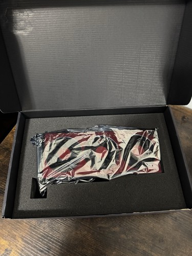 AMD Radeon VII 16GB 50th Anniversary Edition With Box - Picture 6 of 11