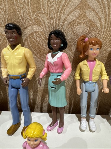 Juego de 10 personajes Fisher Price Loving Family - Imagen 3 de 6