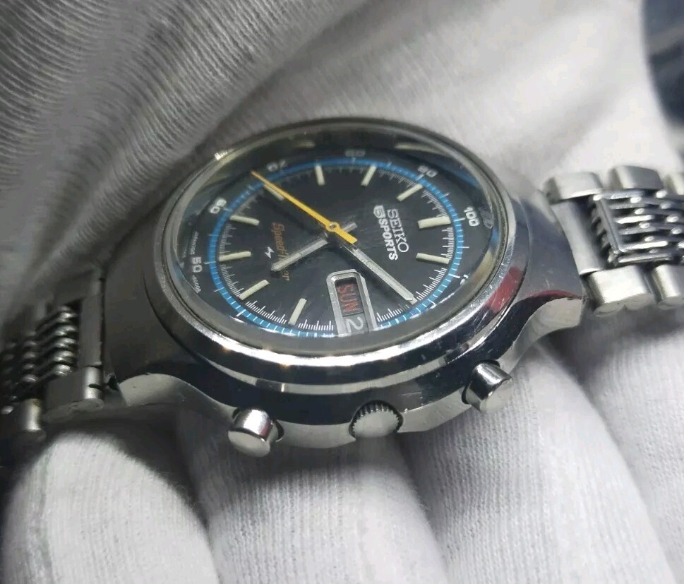 Vintage  Seiko 5 Sports Speed Timer Chronograph 7015-8000 December 1972 image 9