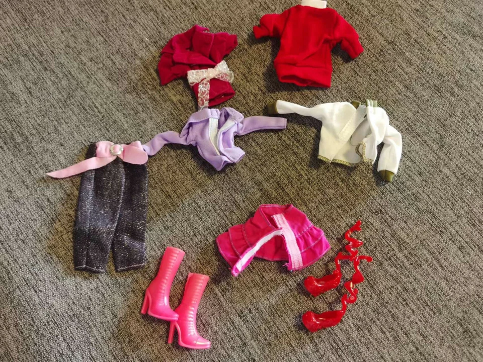 Lote 8 artículos: 4XTops + Vaqueros + Mini Vestido + 2 pares de zapatos para muñeca BJD de 11,5" 1/6 Foto 4 de 4