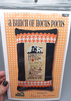 Pine Mountain Designs A Bunch of Hocus Pocus #476 Cross Stitch Pillow Kit NEW