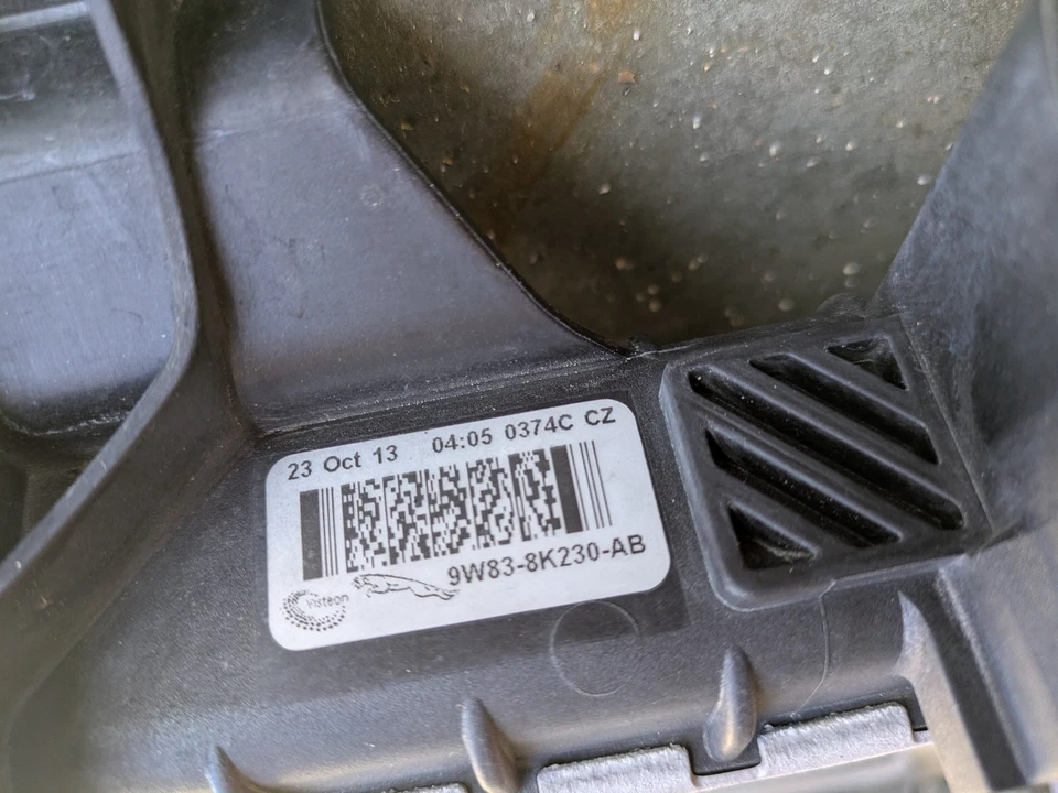 10-24 Jaguar X351 XJ XKR F-Type Engine Motor Intercooler Radiator C2C39565 OEM - Image 3 of 4