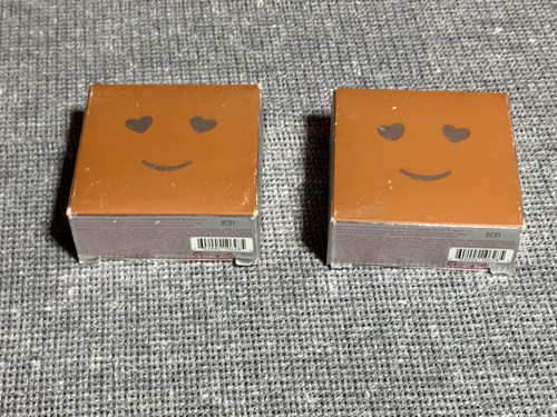 x2 BENEFIT COSMETICS Hello Happy fondotinta in polvere velluto tonalità 10 Medium - Foto 1 di 4