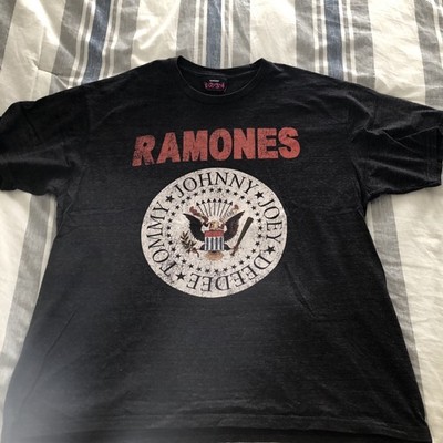 Ramones-Classic Red Logo T-Shirt 