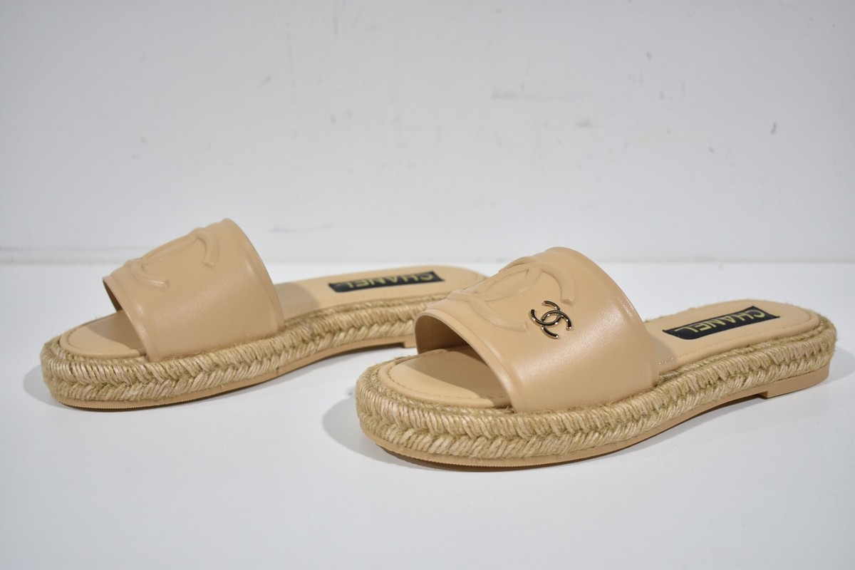 Chanel 23C Beige Lambskin Leather CC Logo Slide Sandal Slip Chanel 23C Beige Lambskin Leather CC Logo Slide Sandal Slip
