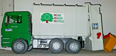 Bruder Man Rear Loading Recycling Truck TGA 41.4.40 Green Cab + 2 Totes /Germany