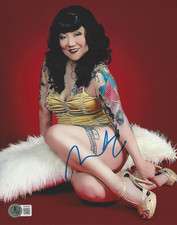 COMEDIAN MARGARET CHO SIGNED 8x10 PHOTO STAND UP COMEDY ACTRESS BECKETT BAS COA