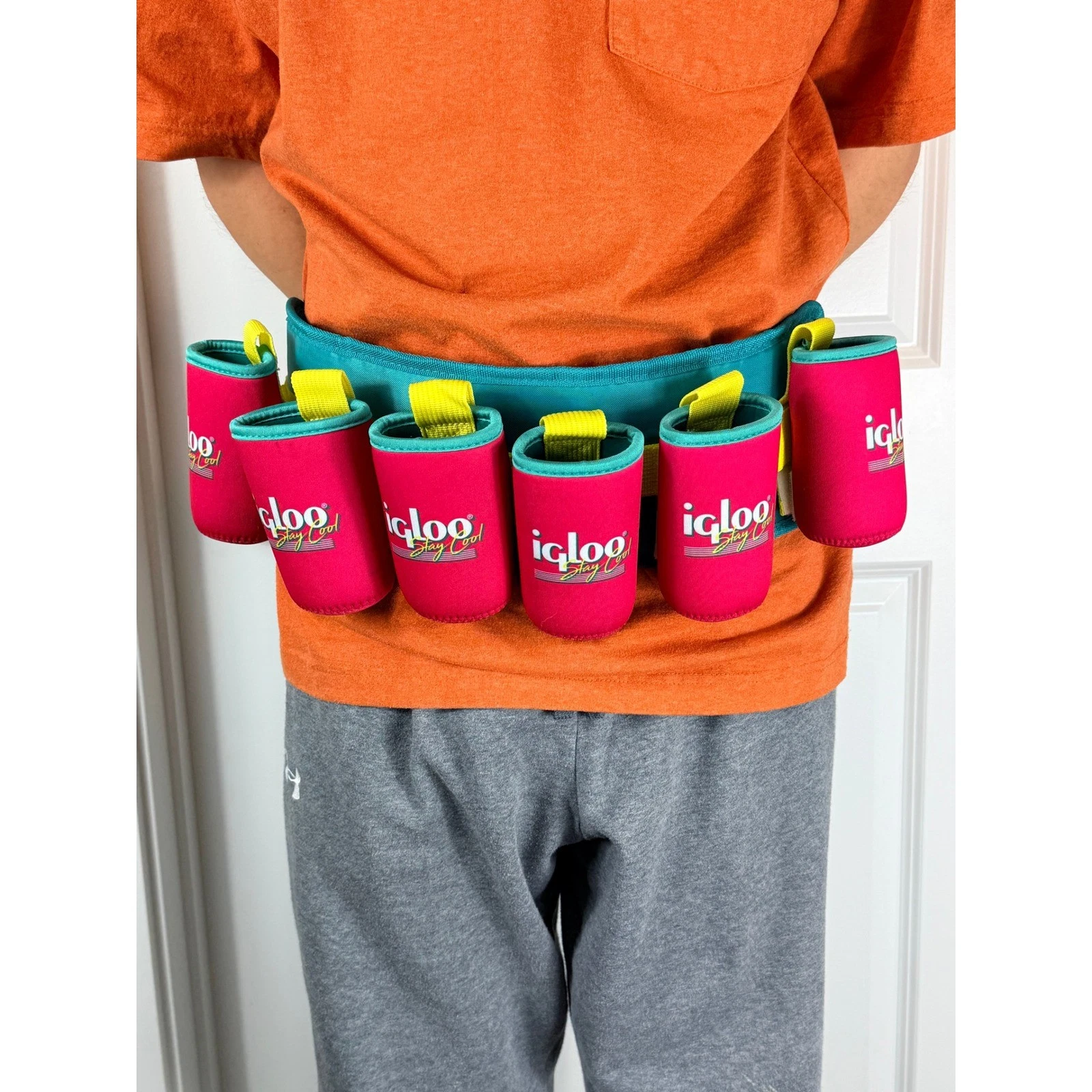VINTAGE Igloo Drink Belt Holder Caddy 6 Can Cooler Party Festival Beach BBQ VTG