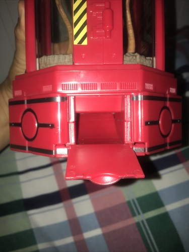 Disney Star Wars Galaxy’s Edge Caged Scarlacc Pit Eat Coin Piggy bank - Picture 8 of 9