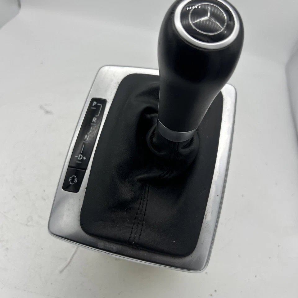 08-14 Mercedes W204 C63 AMG C300 C350 palanca de cambios de piso 2042677524 OEM Foto 3 de 4