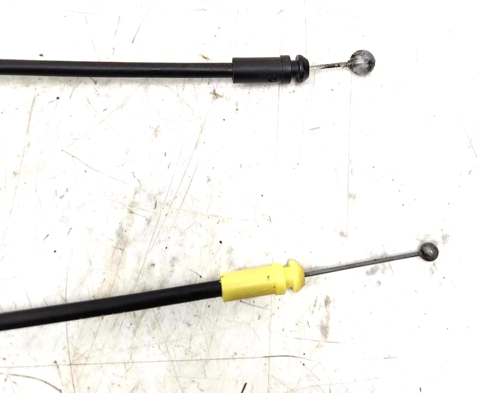 Actuador de pestillo de puerta trasera para pasajeros Subaru WRX 2015-16 2 cables OEM P/N 61035VA000 Foto 2 de 4