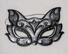 Black and Silver Cat Eyemask with sequins Costume/mascaraed Halloween felt back