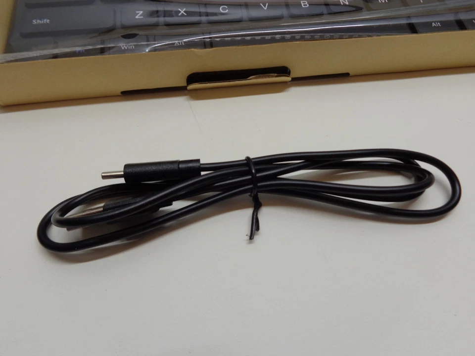 New ARTEC HW305-3 Universal 2.4G USB Wireless Keyboard Black 17”x4.5” - Image 4 of 4