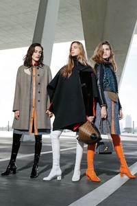 silhouette thigh boot louis vuitton