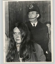 NORTHERN IRELAND MP Bernadette DELVIN w POLICE After BRAWL 1972 Press Photo