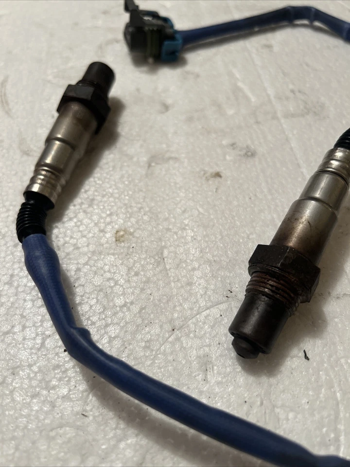 Cadillac CTS 2010 aguas abajo O2 oxígeno lambda relación combustible sensor de aire OEM Foto 2 de 4