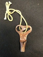 VINTAGE ROLLER SKATE KEY