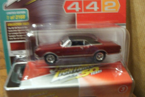 Johnny Lightning 50 Yrs Pro Collector Storage Tin 67 Oldsmobile 442 R2 VA - Picture 2 of 2