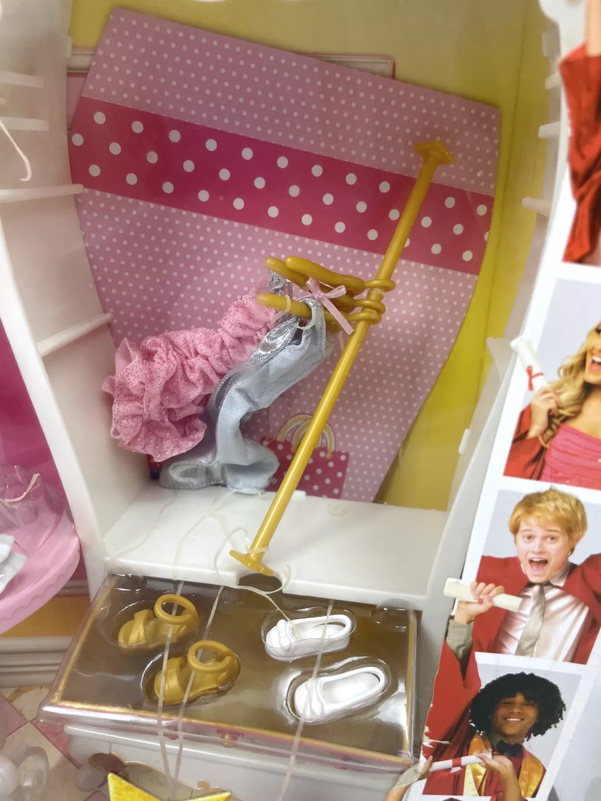  high school musical 3 sharpay fabulous fashion closet doll clothes shoes