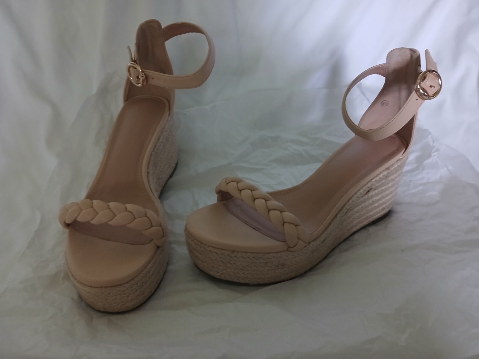 NWOT WOMENS SIZE 8.5 WEDGE SHOES