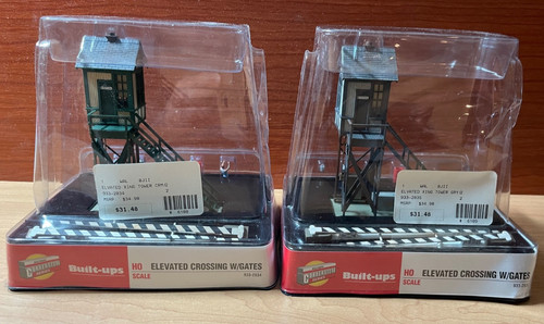 961 - Lote de 2- HO Walthers Cornerstone Elevated Crossing Towers #933-2834, 2835 | Condition: New