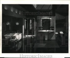 1993 Press Photo Trocaderoâ„¢ bathroom suite from Kohler - sax32478