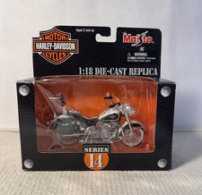 HARLEY-DAVIDSON 1:18 Die-cast Motorcycle B W Heritage Softail Maisto 5 New inbox