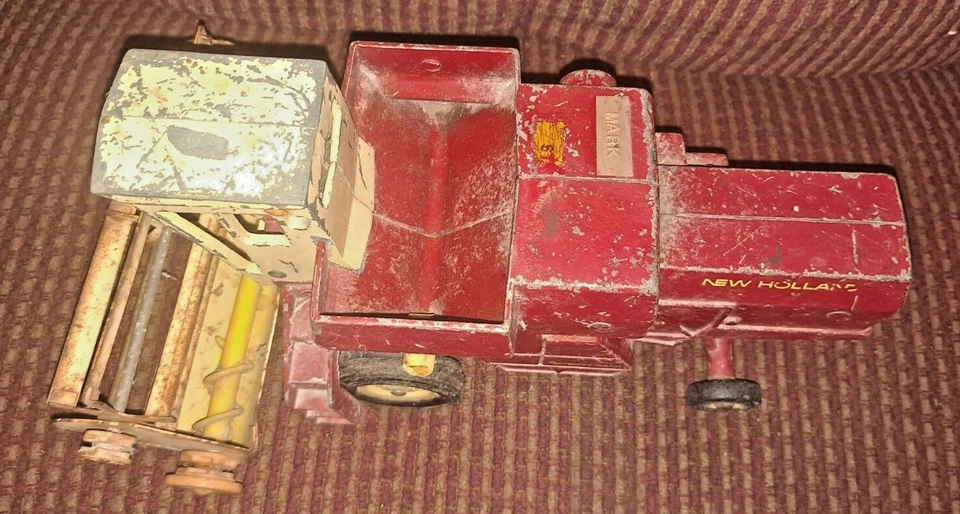 New Holland Sperry Rand vintage Combine and hayliner combo ERTL - Image 3 of 4