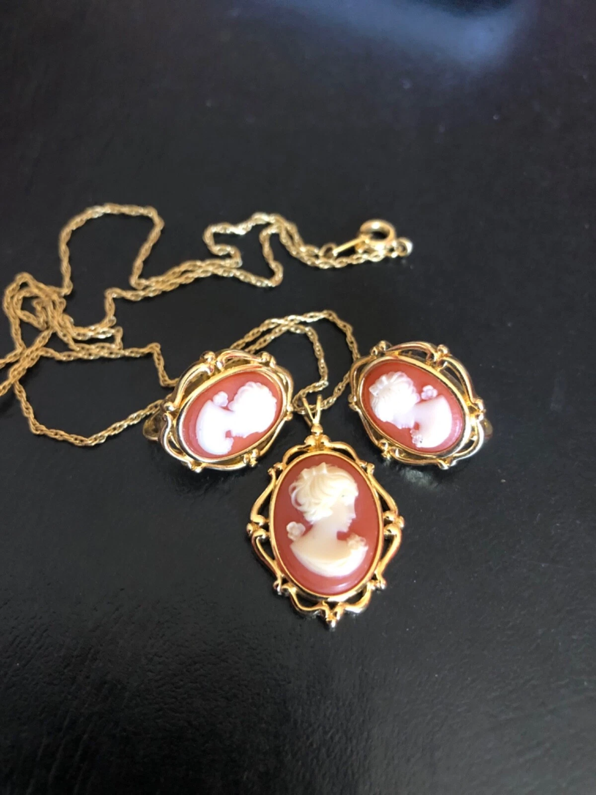 s-l1600 Vintage Collectible Trifari Set Gold Tone Cameo Pendant  Necklace and Earrings