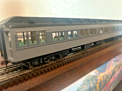 UNION PACIFIC ''HEAVYWEIGHT'' SOLARIUM OBS CAR GRAY- HO Scale-INTERIOR NEW OOP