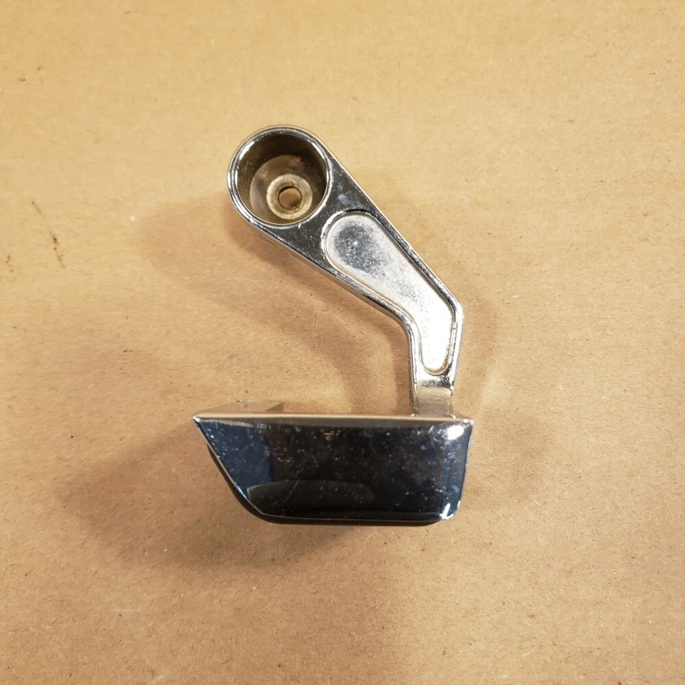 Manija de puerta interior cromada lado derecho Jensen Healey original 8810914 Foto 2 de 4