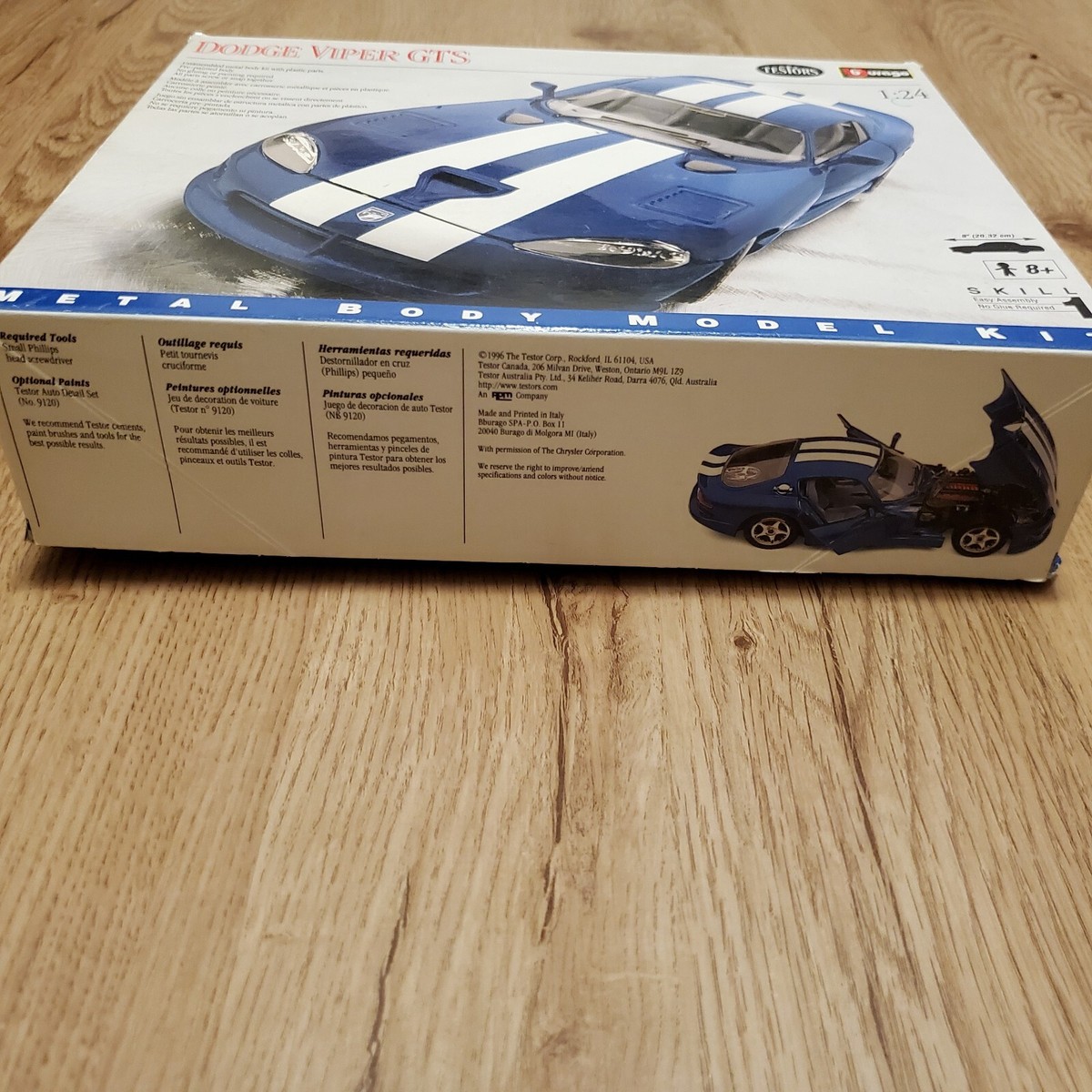 Bburago 1996 Dodge Viper GTS Coupe Kit 1:24 - Painted Metal Body