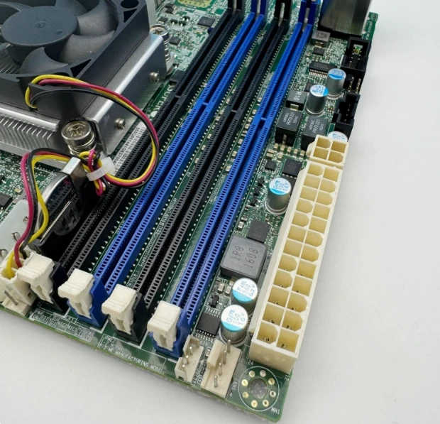 Supermicro X10SDV-4C-TLN2F Server motherboard FCBGA1667 DDR4 Micro ATX - Image 4 of 4
