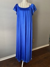 VINTAGE Henson Kickernick Blue Antron III Nylon Lace Nightgown Size SMALL
