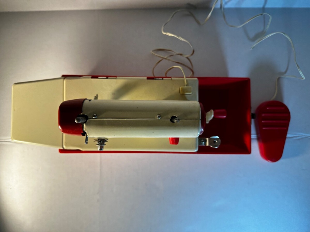 Vintage Japanese Childrens Bandai Miniature Sewing Machine Vintage Japanese Childrens Bandai Miniature Sewing Machine