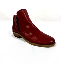 Gianni Bini Women's boots size 8.5