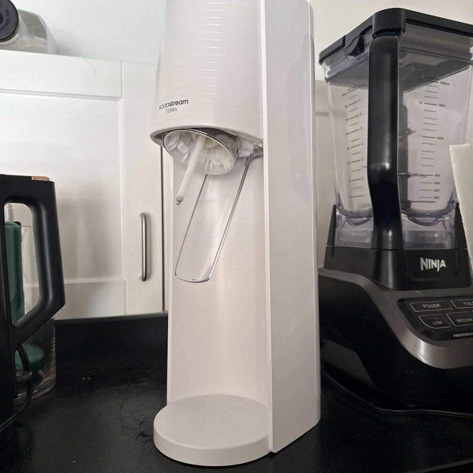 SodaStream Terra Sparkling Water Maker Machine Only - White (OB) - Изображение 2 из 4