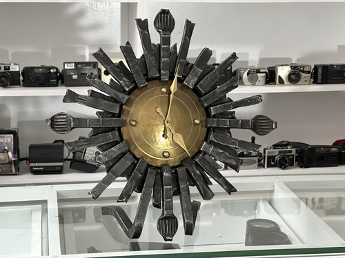 Brutalist 1970s Rustic Iron Vintage German Art Wall Sunburst Clock - Picture 9 of 14