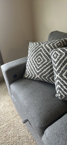 L shaped sectional sofa the color is grey. Sides come off easy. Very comfortable - Picture 7 of 7